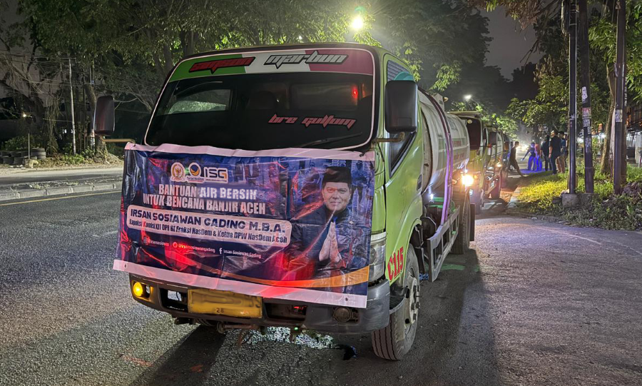 Legislator NasDem Kirim 5 Truk Air Bersih dan 5 Ton Sembako ke Aceh Tamiang